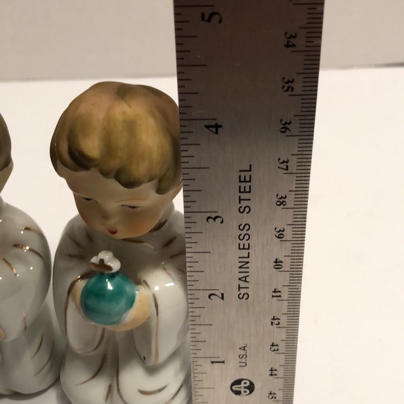 VTG. Sanmyro Praying Priest and Altar Boys Porcelain figurine set of three - Picture 5 of 11